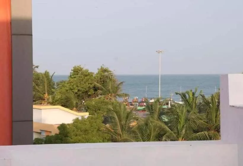 Hotelli Saravanas Lodge