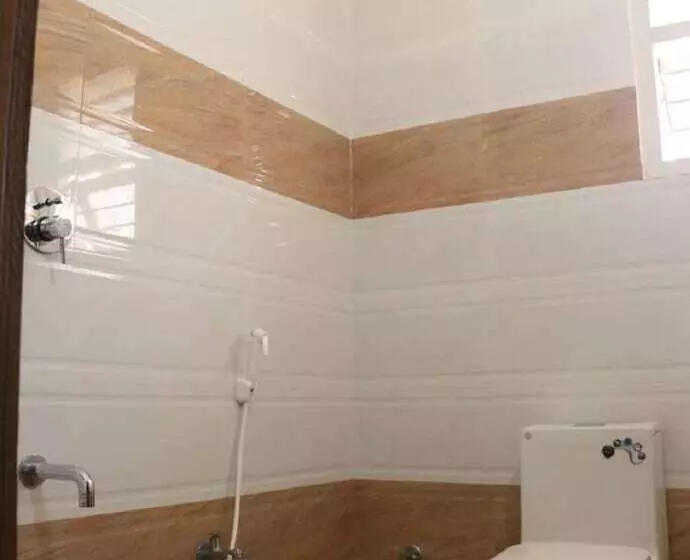 Hotelli Saravanas Lodge