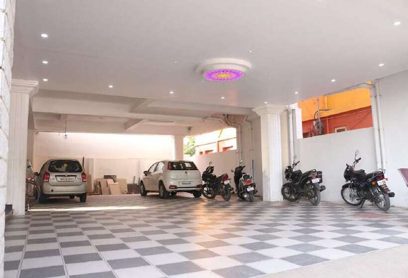 Hôtel Saravanas Lodge