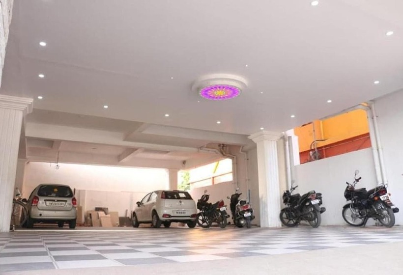 Hôtel Saravanas Lodge