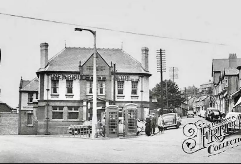 Hotelli The Newbridge