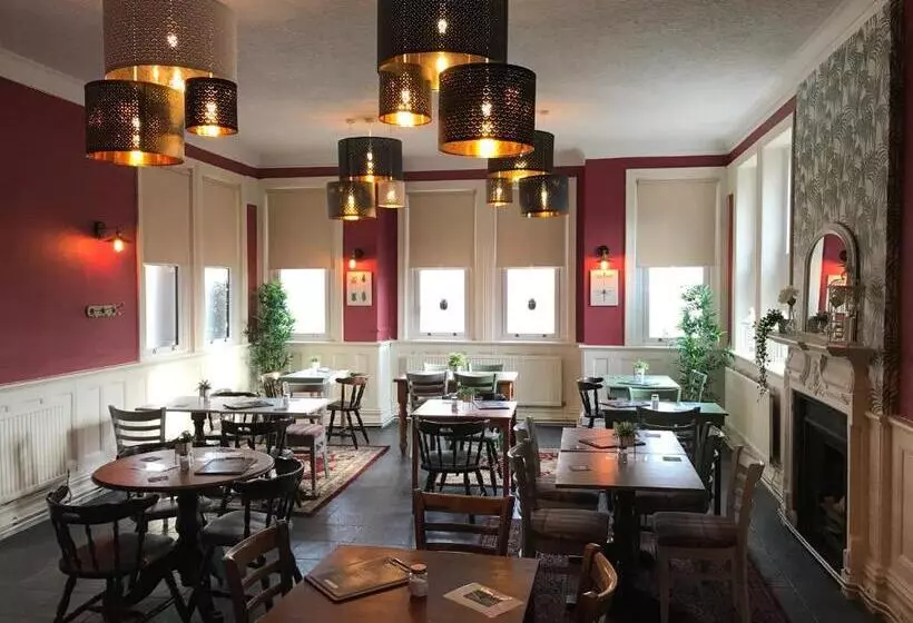 Hotelli The Newbridge