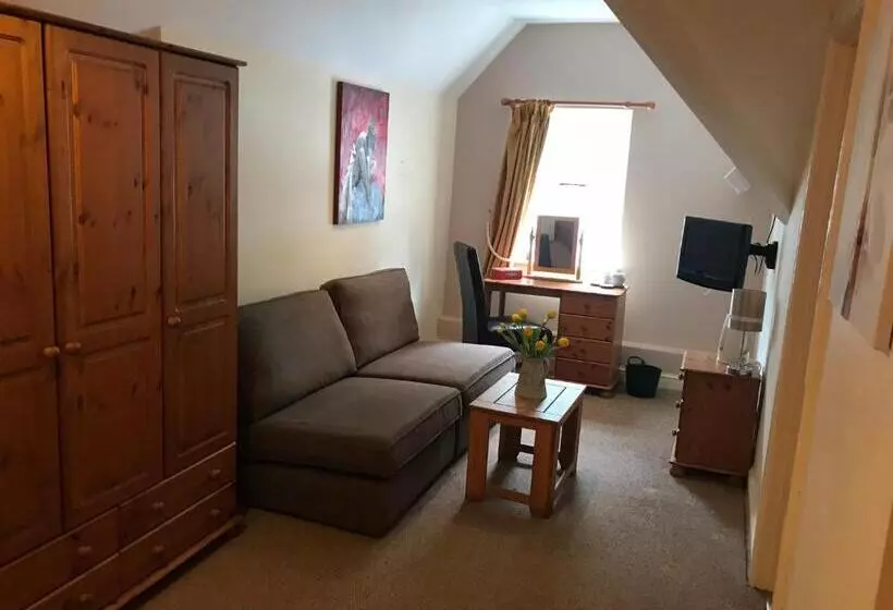 Hotelli The Newbridge