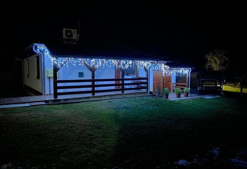 Пансион 8888 Apartmanház