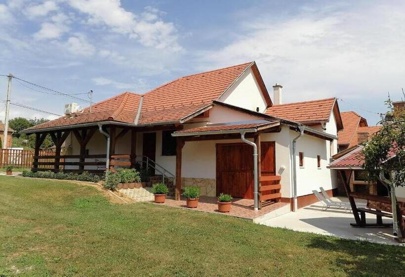 Пансион 8888 Apartmanház