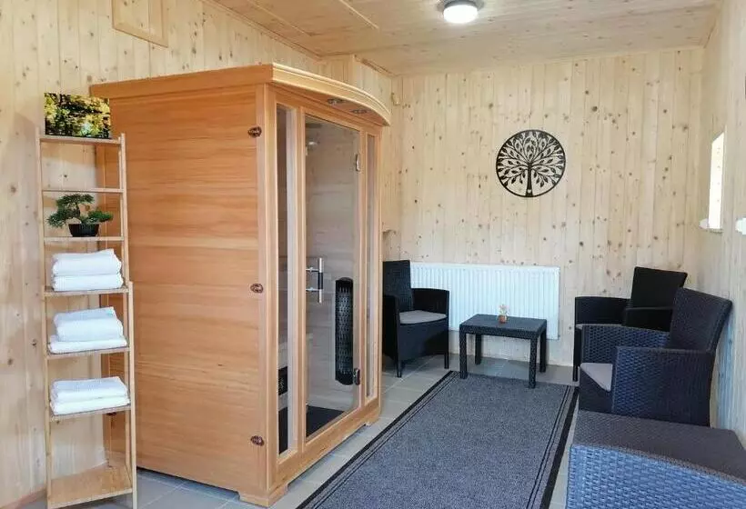 ペンション 8888 Apartmanház