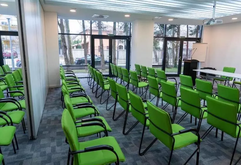 リゾートホテル Zamárdi Tok