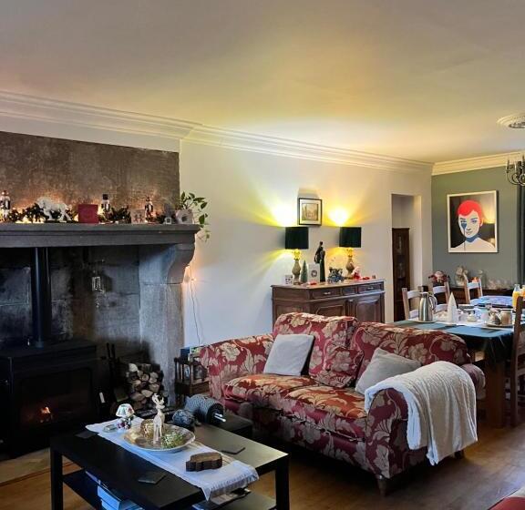 مبيت وإفطار Chez Jallot