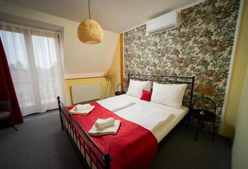 Aamiaismajoitus (B&B) Regia Panzió