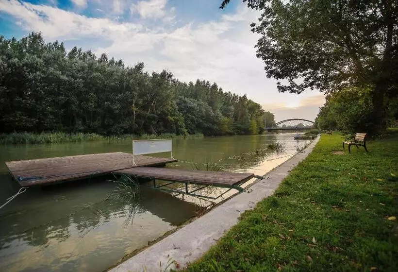 Aamiaismajoitus (B&B) Regia Panzió