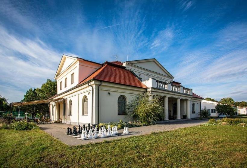 مبيت وإفطار Tarnóca Kúria