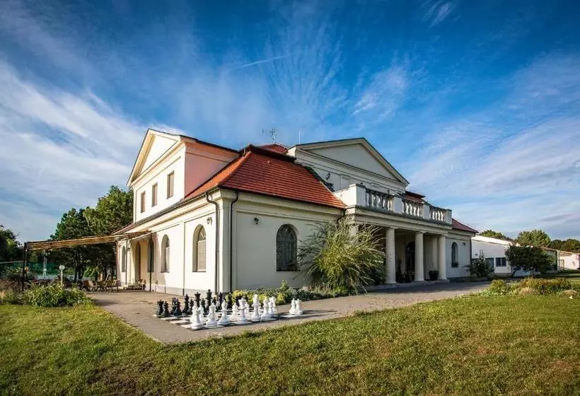 Aamiaismajoitus (B&B) Tarnóca Kúria