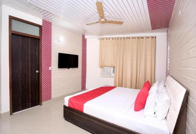 فندق Collection O Gold Star