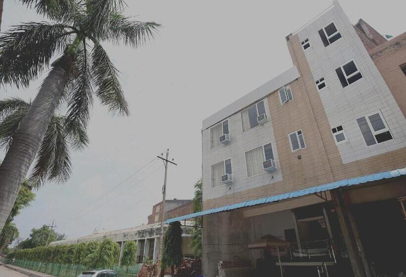 בית מלון כפרי Collection O Gold Star