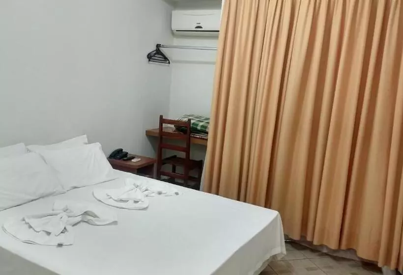 Hotelli Léo