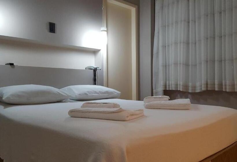 فندق Peroza Corbelia