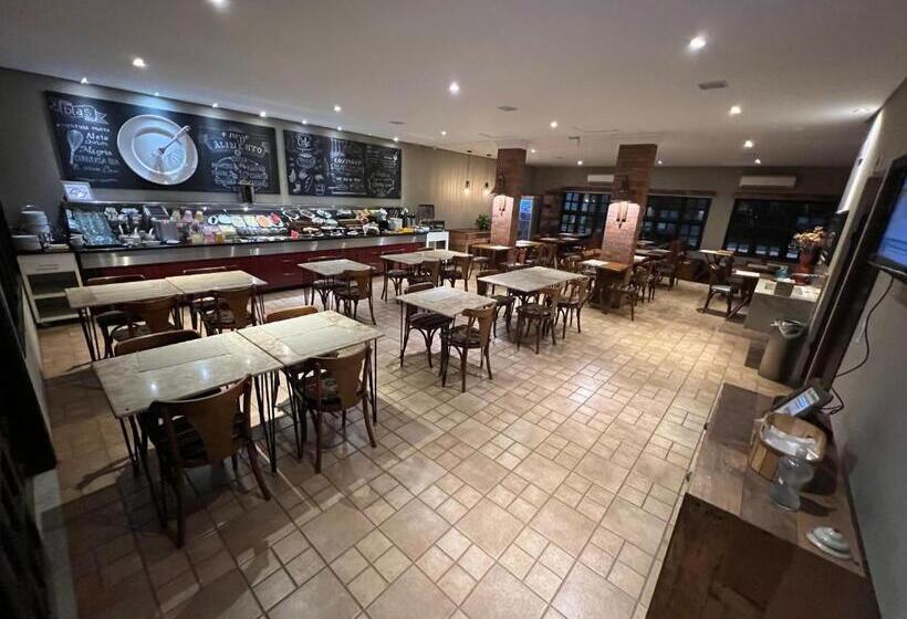 Отель Premier Garden