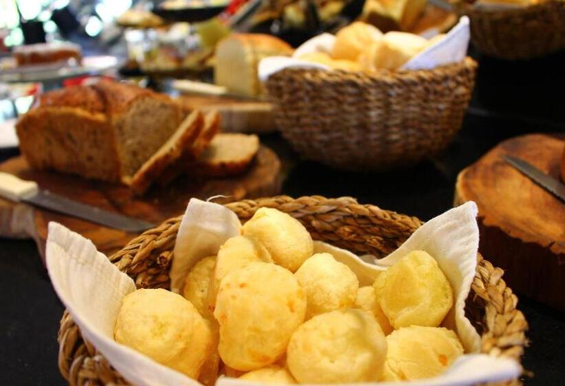 Отель Premier Garden