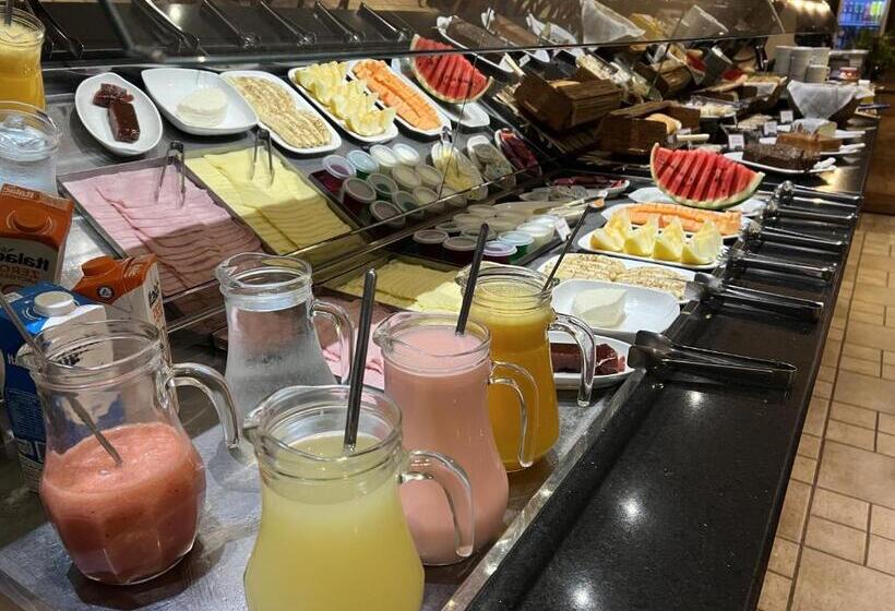 Отель Premier Garden