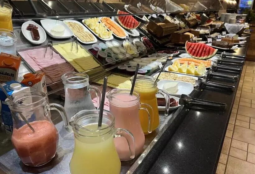 Hotelli Premier Garden