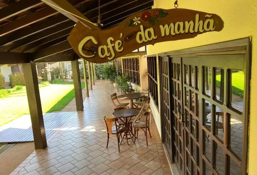 Hotelli Premier Garden