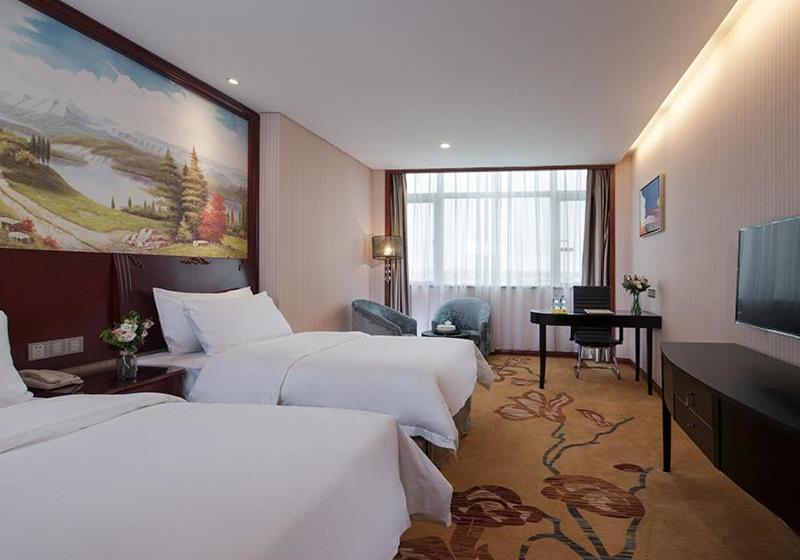 Vienna International Hotel Shantou Chenghai Waisha Bridge