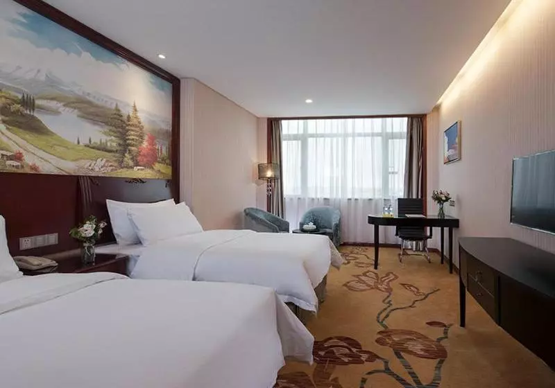 Vienna International Hotel Shantou Chenghai Waisha Bridge