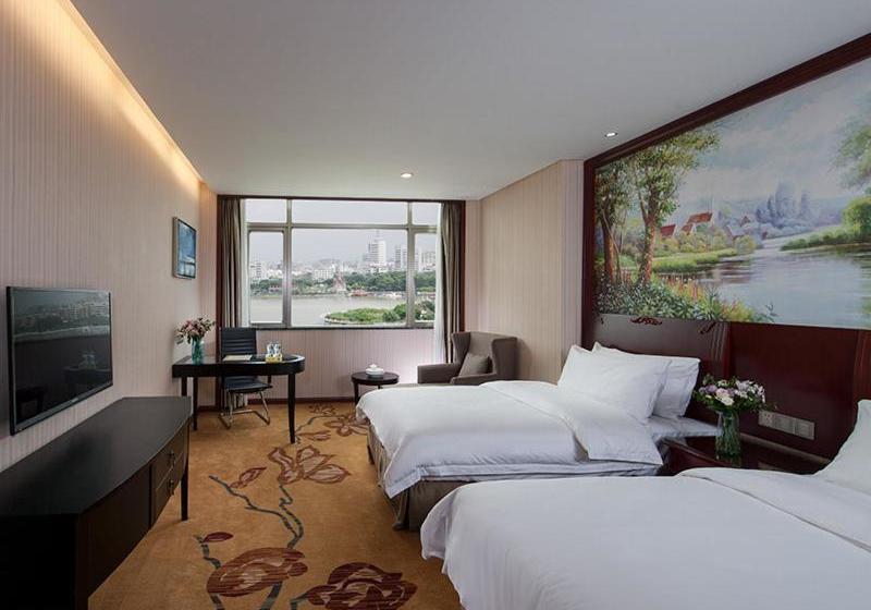 Vienna International Hotel Shantou Chenghai Waisha Bridge