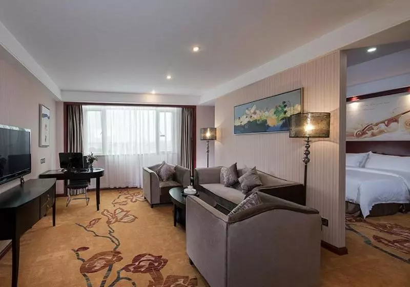 Vienna International Hotel Shantou Chenghai Waisha Bridge