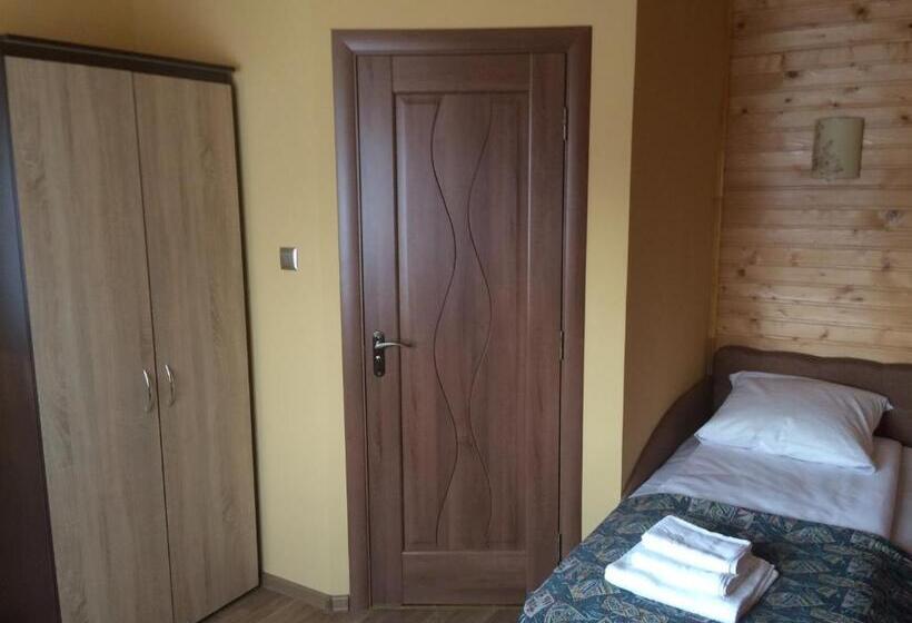 פנסיון Camelot