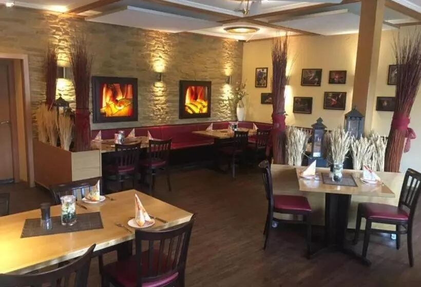 Majatalo Gasthaus Zur Alten Dorfschmiede