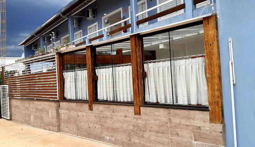 ペンション Pousada Manacá