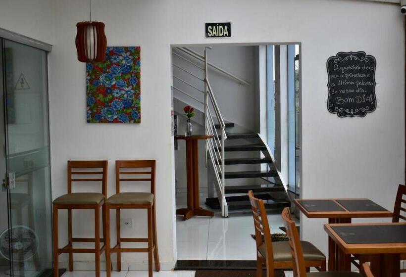 ペンション Pousada Manacá