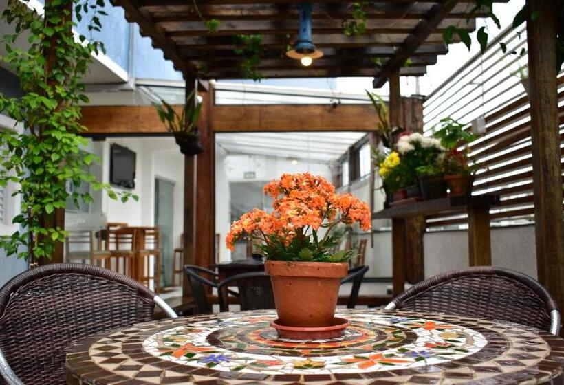 ペンション Pousada Manacá