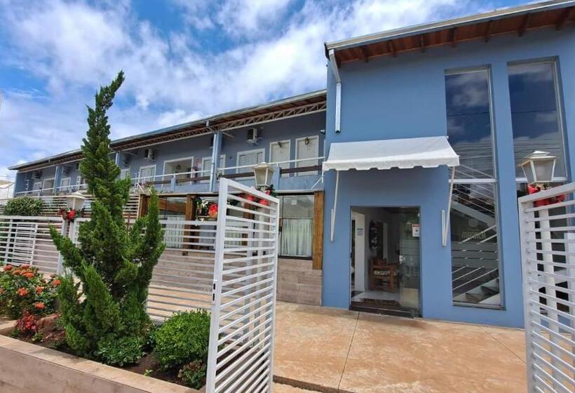 ペンション Pousada Manacá