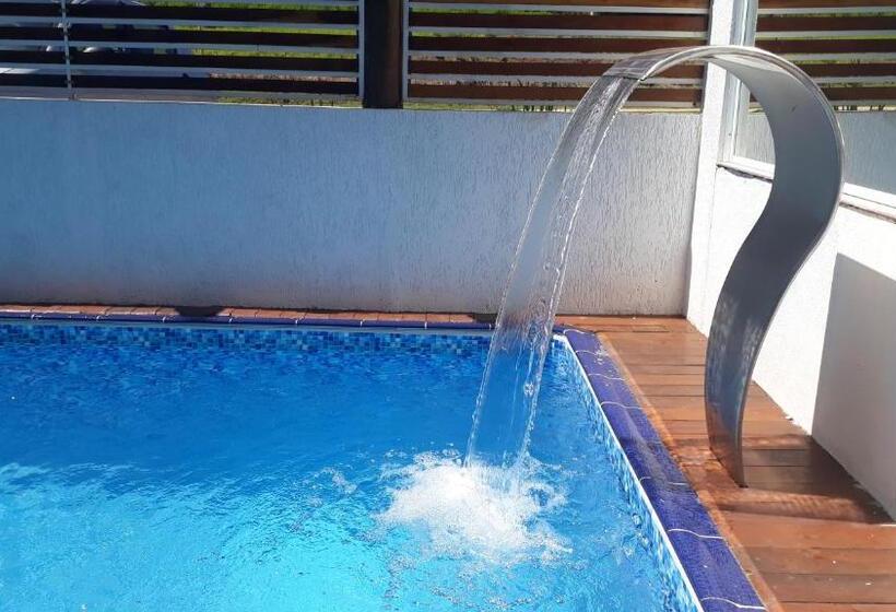 ペンション Pousada Manacá