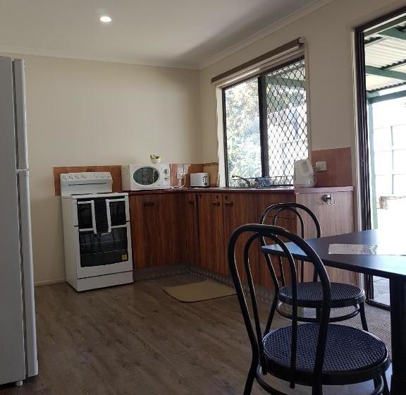 D Aguilar Hotel Motel