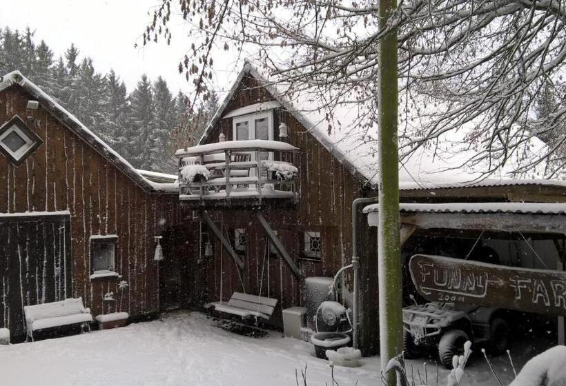 בית מלון כפרי Funny Farm