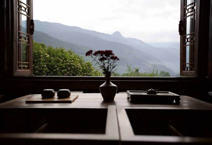 בית מלון כפרי Songtsam Tacheng Lodge