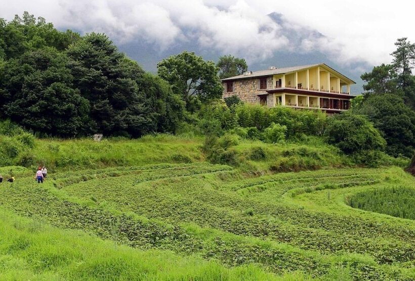 בית מלון כפרי Songtsam Tacheng Lodge