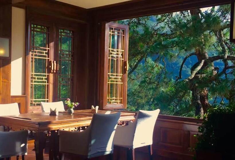 בית מלון כפרי Songtsam Tacheng Lodge