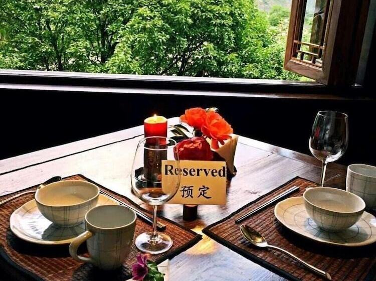 בית מלון כפרי Songtsam Tacheng Lodge