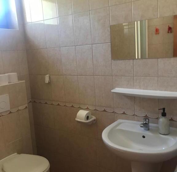 펜션 Döröcske Vendégház