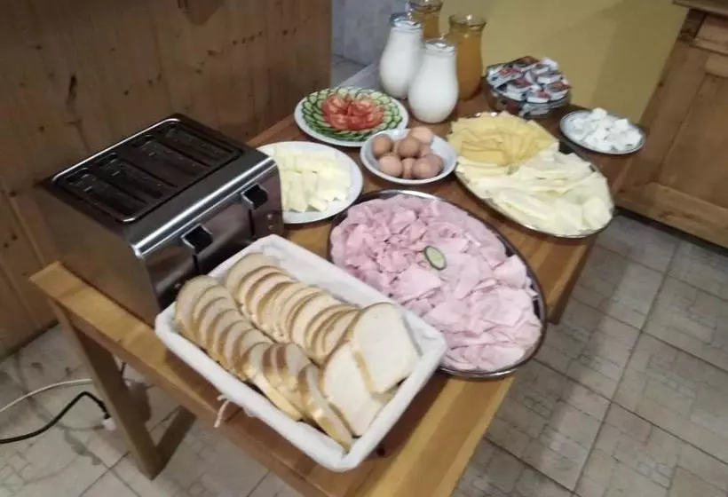 Majatalo Penzion Sněženka