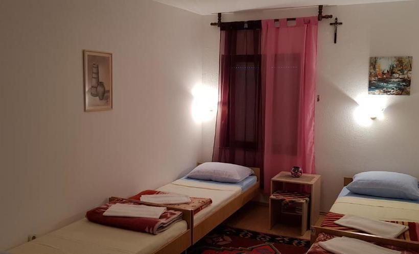 پانسیون Rooms Rafomarija