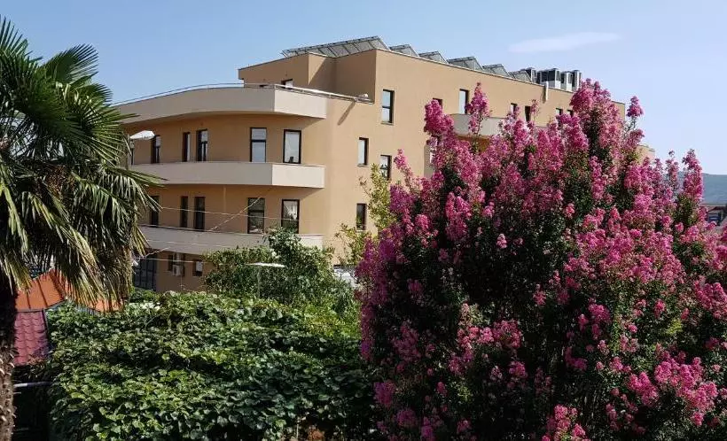 پانسیون Rooms Rafomarija