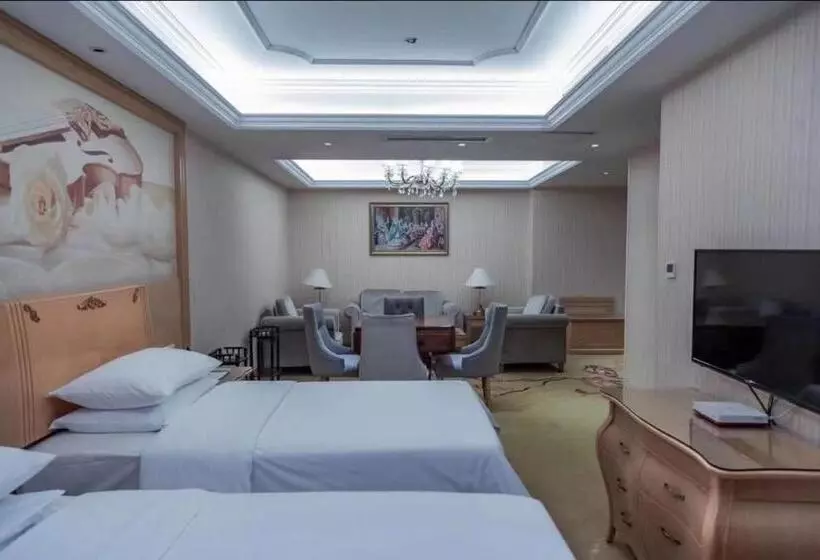 Vienna International Hotel Guizhou Weng An Qilong Binfen Moer City