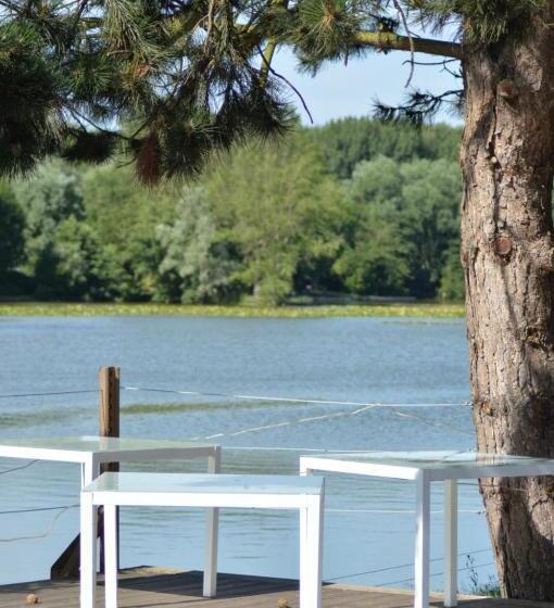 هاستل L'auberge Du Lac