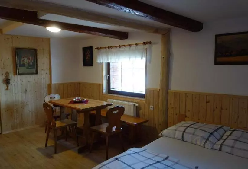 Retkeilymaja Pod Lípou