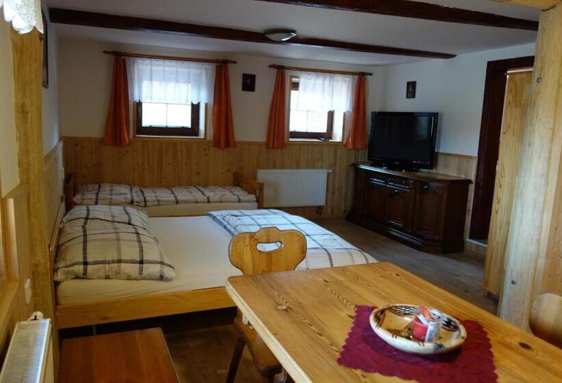 הוסטל Pod Lípou